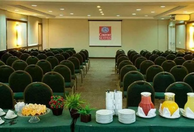 ホテル Comfort Suites Flamboyant Goiânia