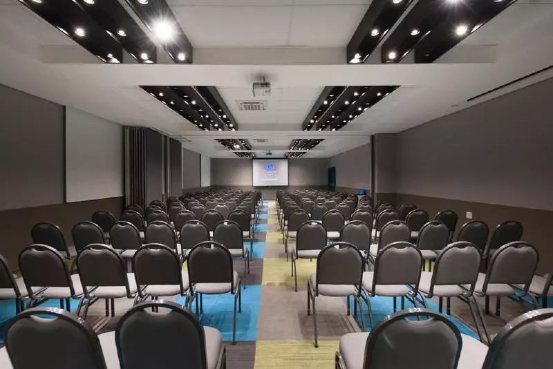 ホテル Comfort Suites Flamboyant Goiânia