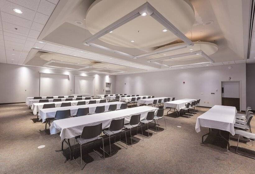 ホテル Dale Hollow Lake State Resort Park