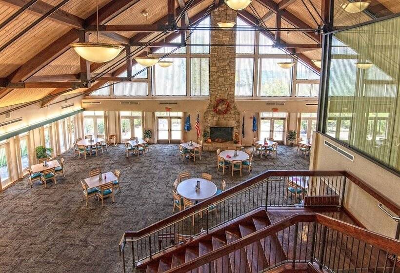 ホテル Dale Hollow Lake State Resort Park