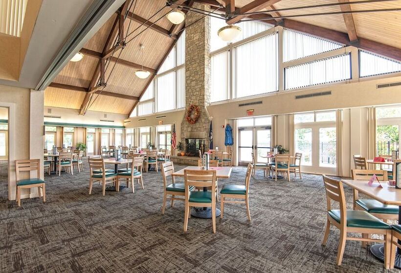 ホテル Dale Hollow Lake State Resort Park