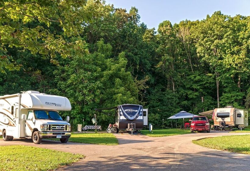 ホテル Dale Hollow Lake State Resort Park