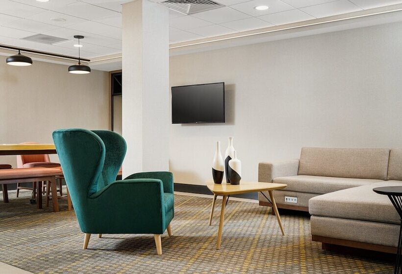 Отель Holiday Inn Cleveland, An Ihg