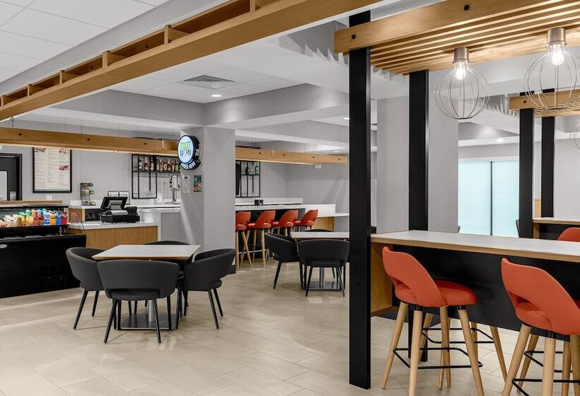 Отель Holiday Inn Cleveland, An Ihg