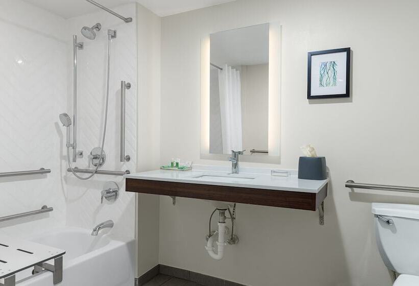 Отель Holiday Inn Cleveland, An Ihg