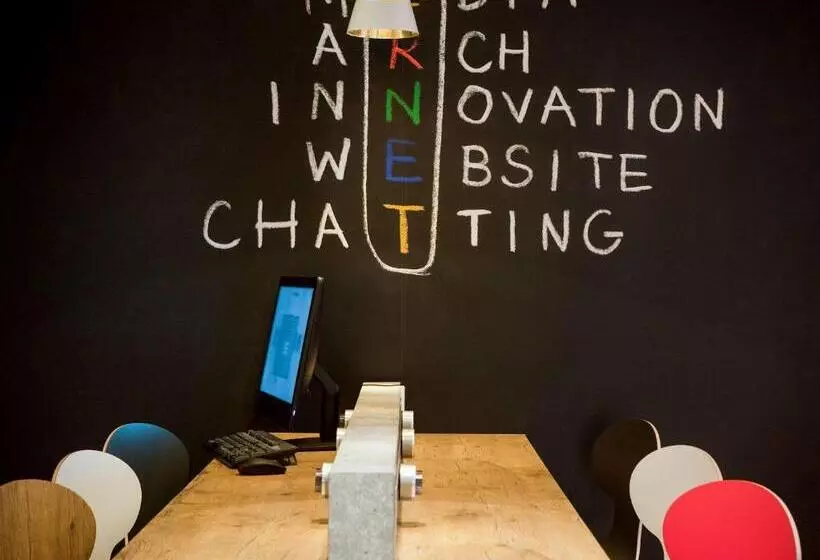 Hotelli Ibis Paris Porte De Clichy Centre