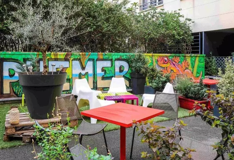 Hotelli Ibis Paris Porte De Clichy Centre