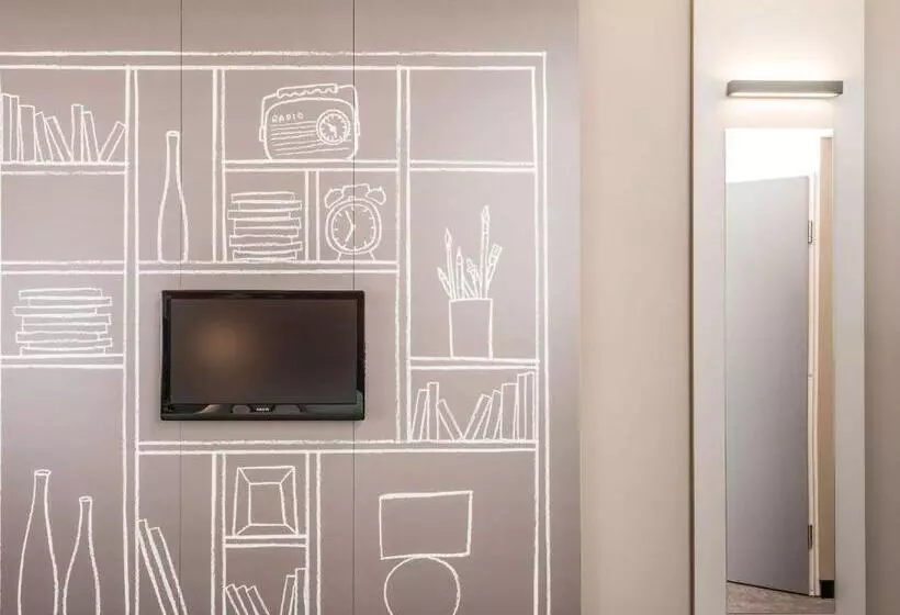 Hotelli Ibis Paris Porte De Clichy Centre