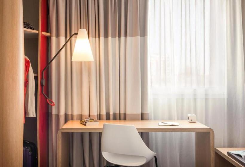 בית מלון כפרי Ibis Troyes Centre