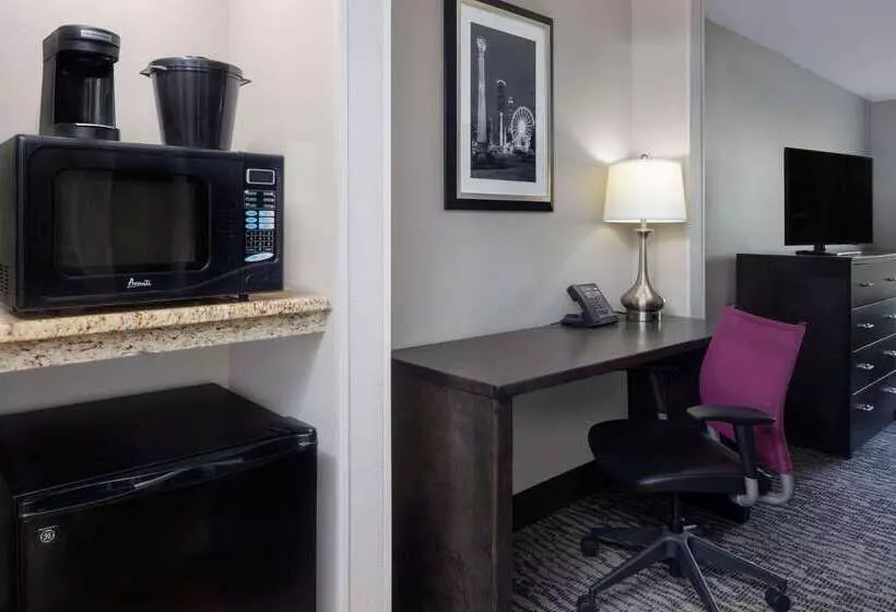 Hotel La Quinta By Wyndham Kennesaw