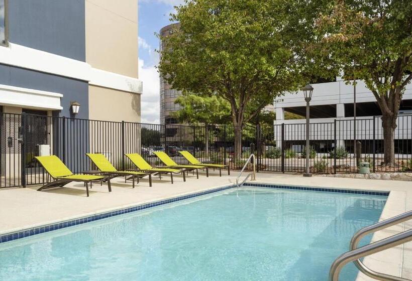 هتل Springhill Suites Fort Worth University