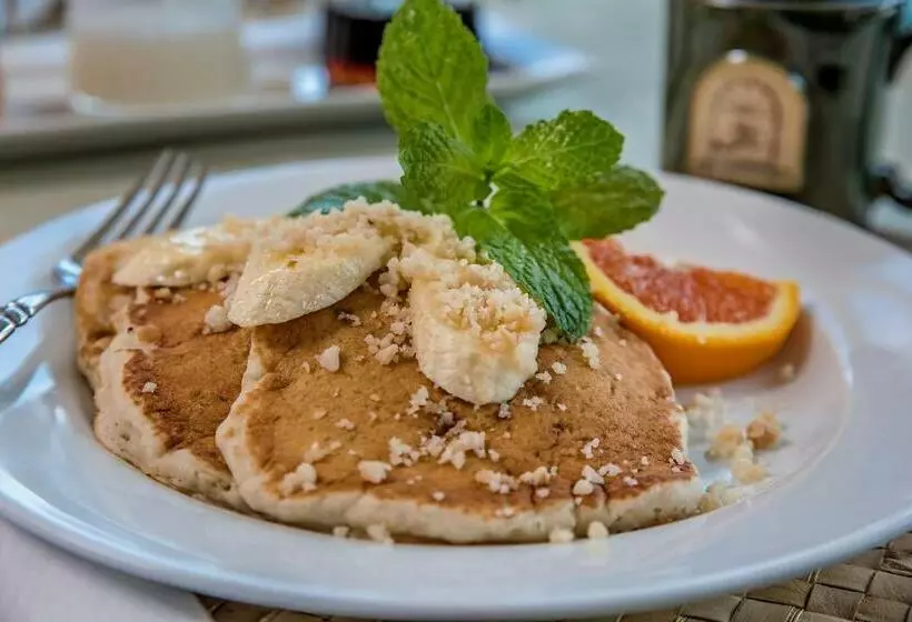 هتل The Old Wailuku Inn At Ulupono