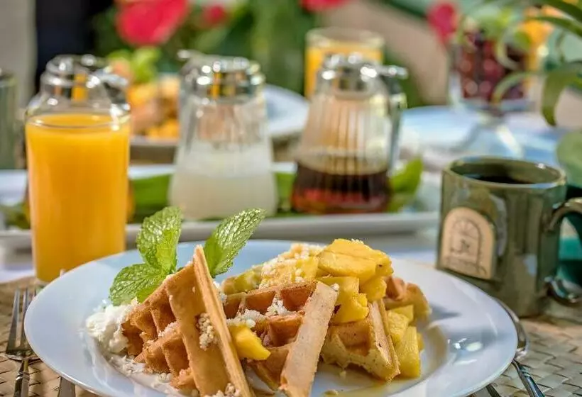 هتل The Old Wailuku Inn At Ulupono