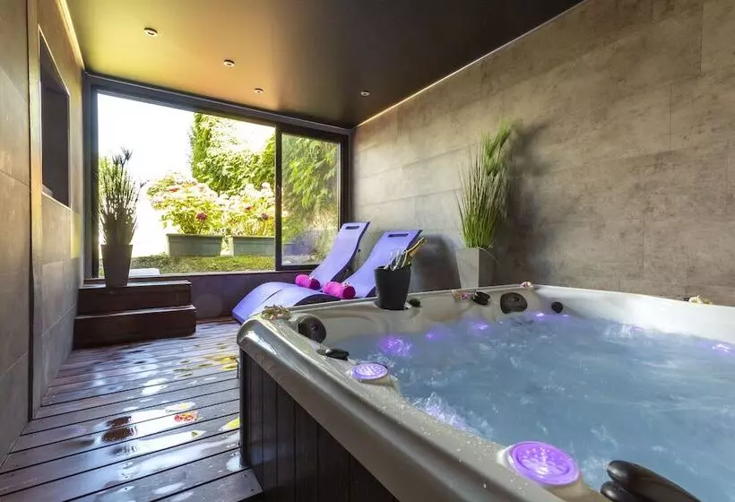 هتل Villa Augeval Hôtel De Charme & Spa