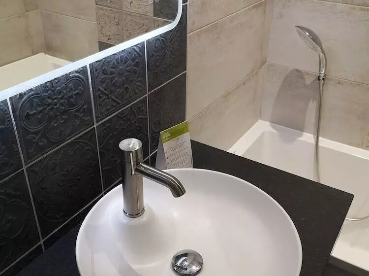 هتل Villa Augeval Hôtel De Charme & Spa