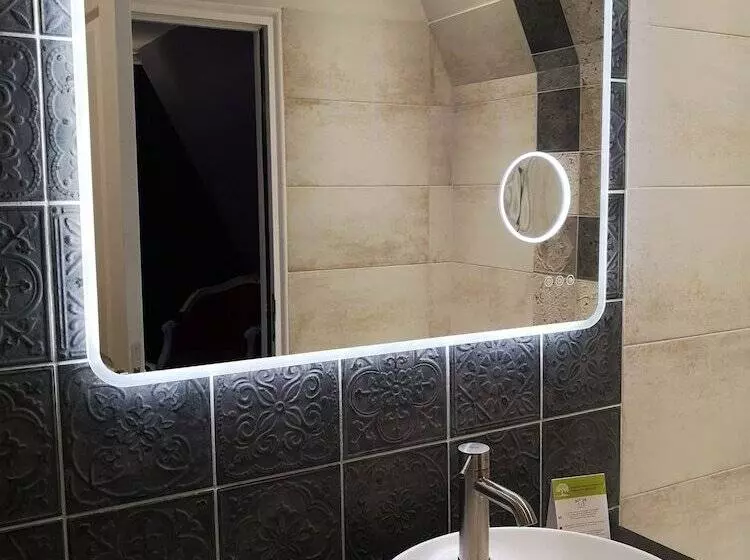 هتل Villa Augeval Hôtel De Charme & Spa