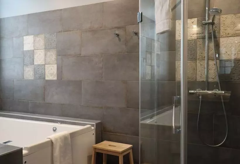 هتل Villa Augeval Hôtel De Charme & Spa