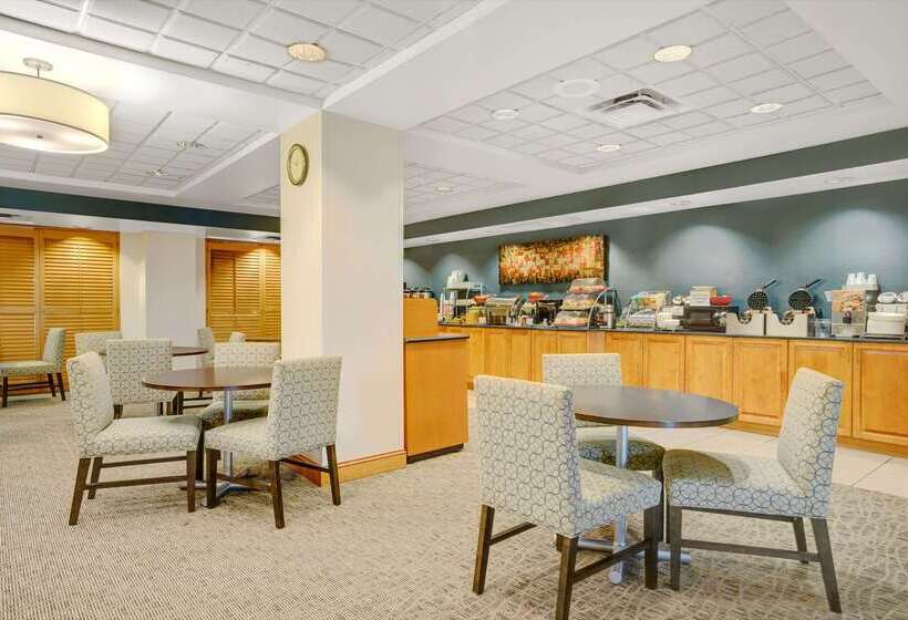 هتل Wingate By Wyndham Fargo