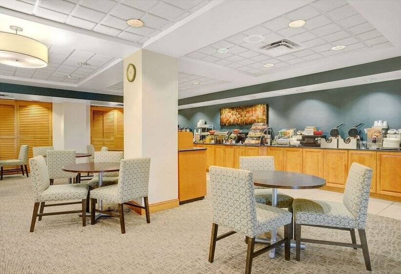 هتل Wingate By Wyndham Fargo