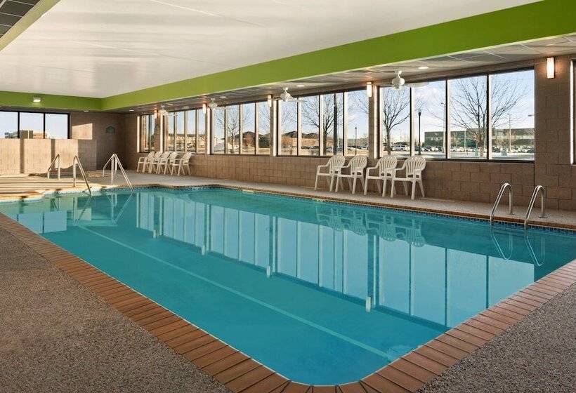 هتل Wingate By Wyndham Fargo