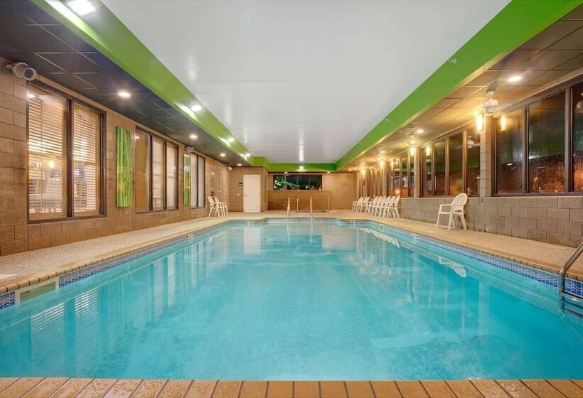 هتل Wingate By Wyndham Fargo