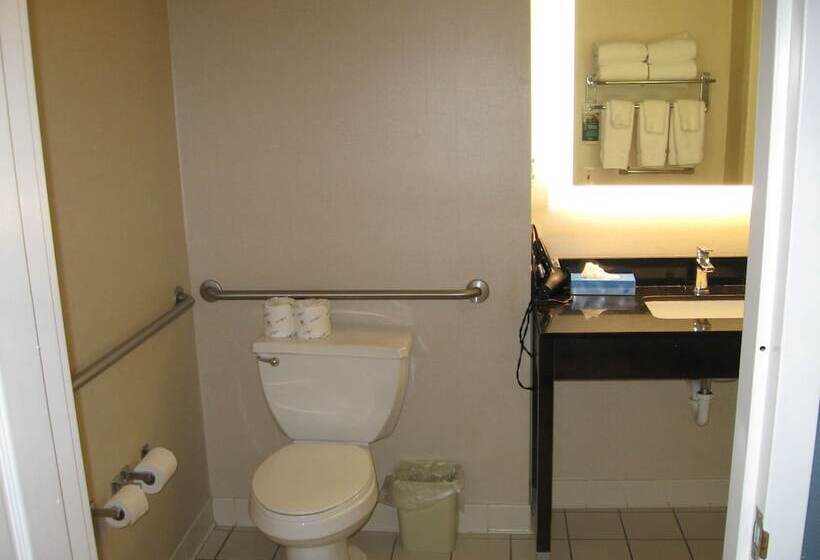 هتل Wingate By Wyndham Fargo