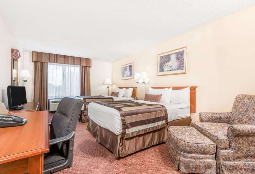 בית מלון כפרי Wingate By Wyndham Lima