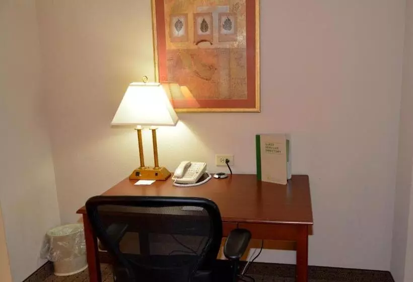 هتل Wingate By Wyndham West Monroe