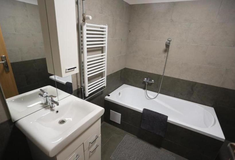 הוסטל Relax Center