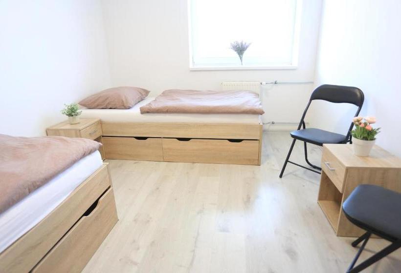 הוסטל Relax Center