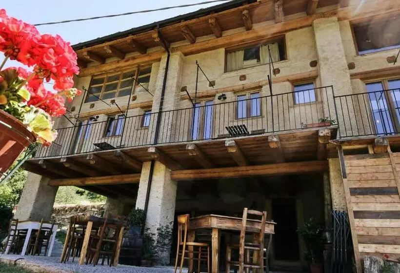 Aamiaismajoitus (B&B) Locanda Al Torch   Ristorante E Camere