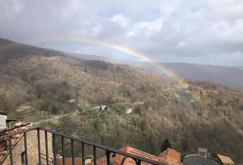 Aamiaismajoitus (B&B) Risveglio Nel Borgo