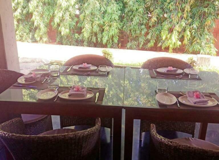 تختخواب و صبحانه Temple Tree Retreat