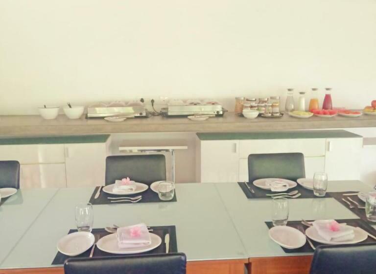 تختخواب و صبحانه Temple Tree Retreat