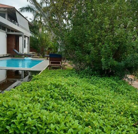 تختخواب و صبحانه Temple Tree Retreat