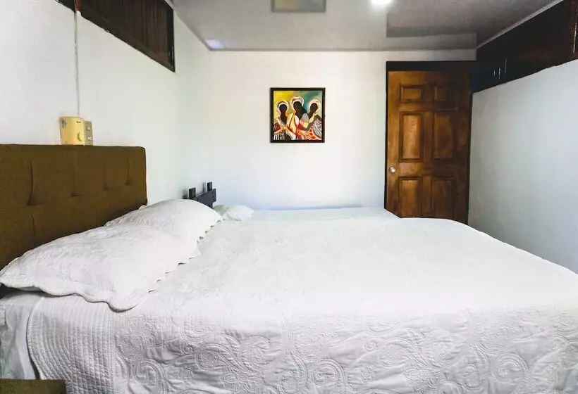 Hotelli Cabinas El Prado