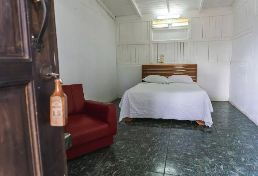 Hotelli Cabinas El Prado