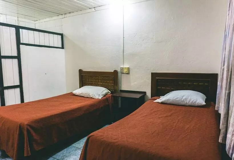 Hotelli Cabinas El Prado