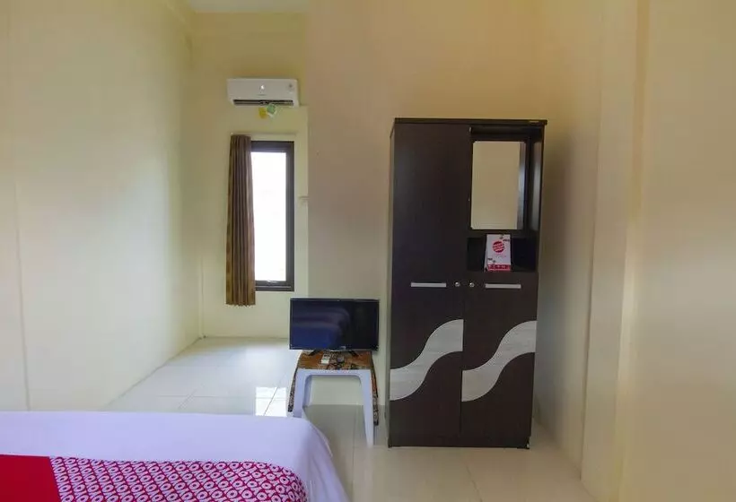 Hotelli Oyo 3027 Griya Temenggungan Syariah