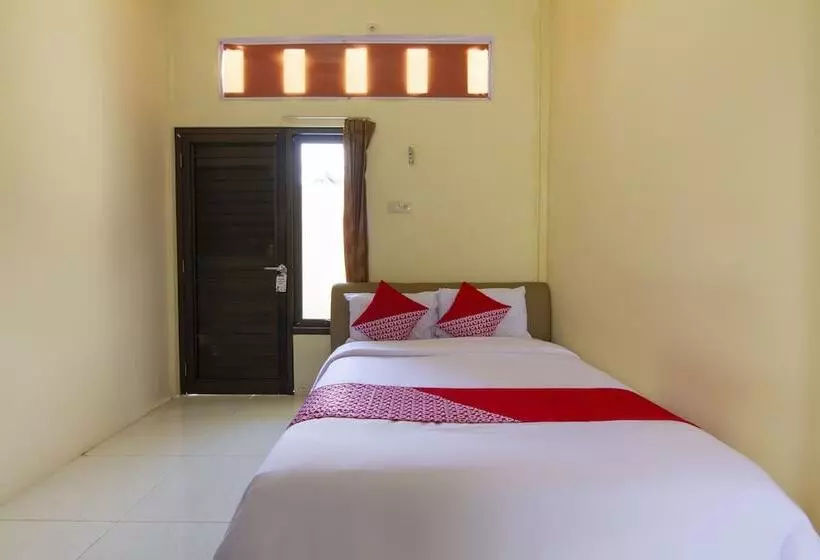 Hotelli Oyo 3027 Griya Temenggungan Syariah