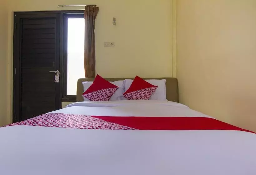 Hotelli Oyo 3027 Griya Temenggungan Syariah