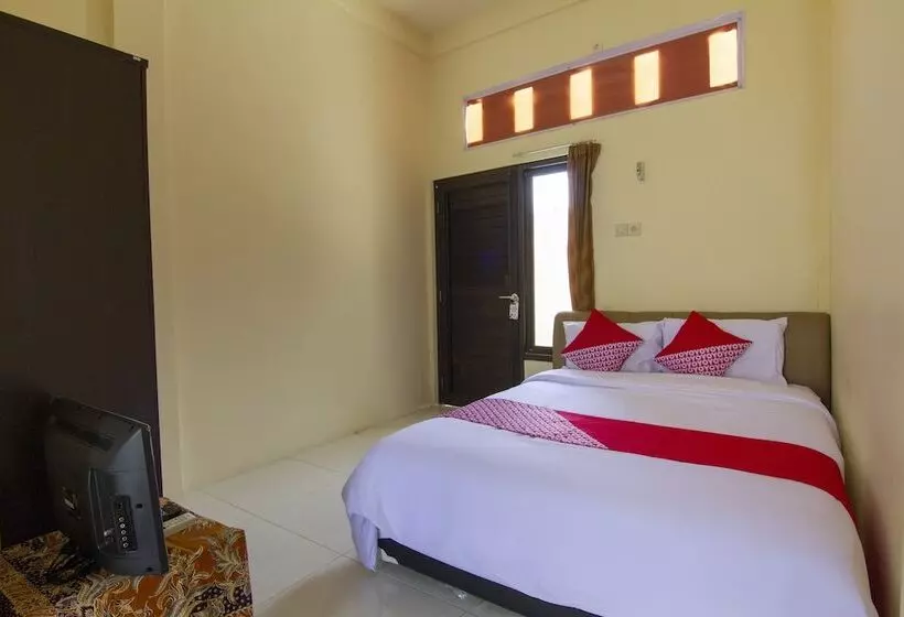Hotelli Oyo 3027 Griya Temenggungan Syariah