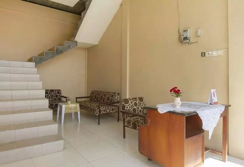 Hotelli Oyo 3027 Griya Temenggungan Syariah