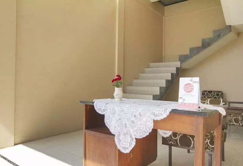 Hotelli Oyo 3027 Griya Temenggungan Syariah