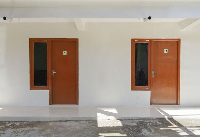 فندق Oyo 3027 Griya Temenggungan Syariah