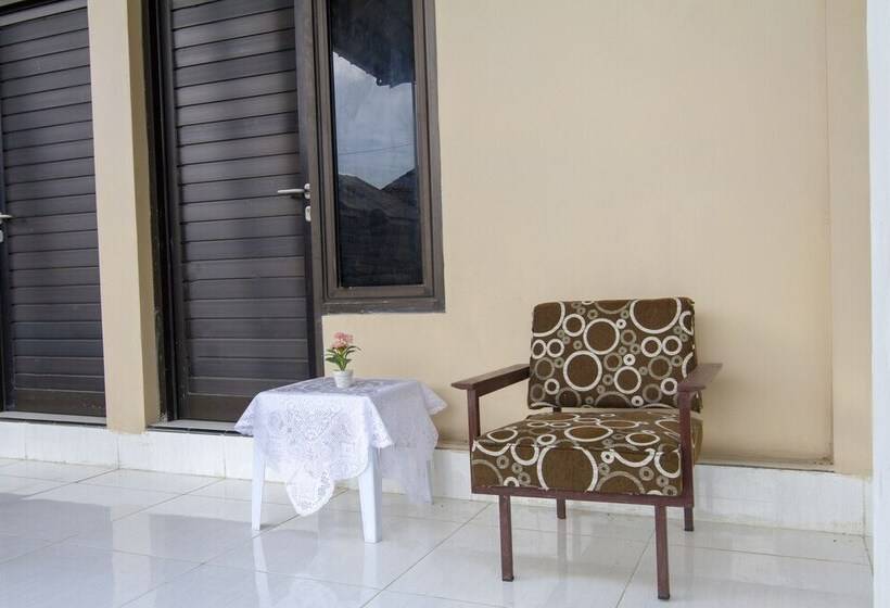 فندق Oyo 3027 Griya Temenggungan Syariah