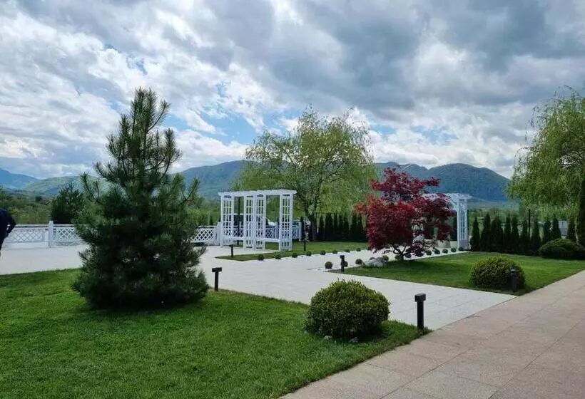 هتل Vila Restaurant Transilvania