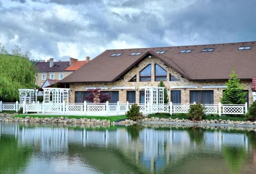 בית מלון כפרי Vila Restaurant Transilvania