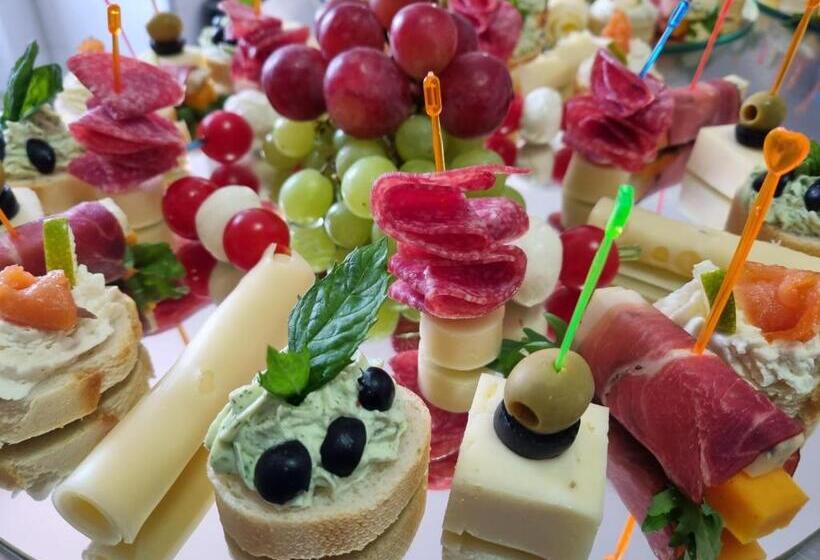 בית מלון כפרי Vila Restaurant Transilvania