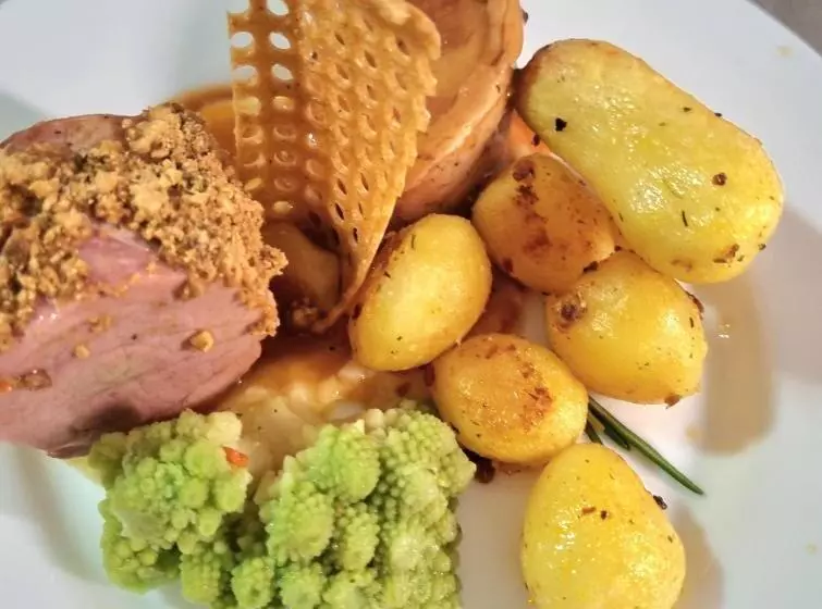 هتل Vila Restaurant Transilvania